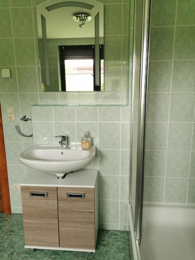 Monteur- Und Ferienwohnung In Hainichen - Obergeschoss Oder Dachgeschoss - Familie Weber Bockendorf Exterior foto