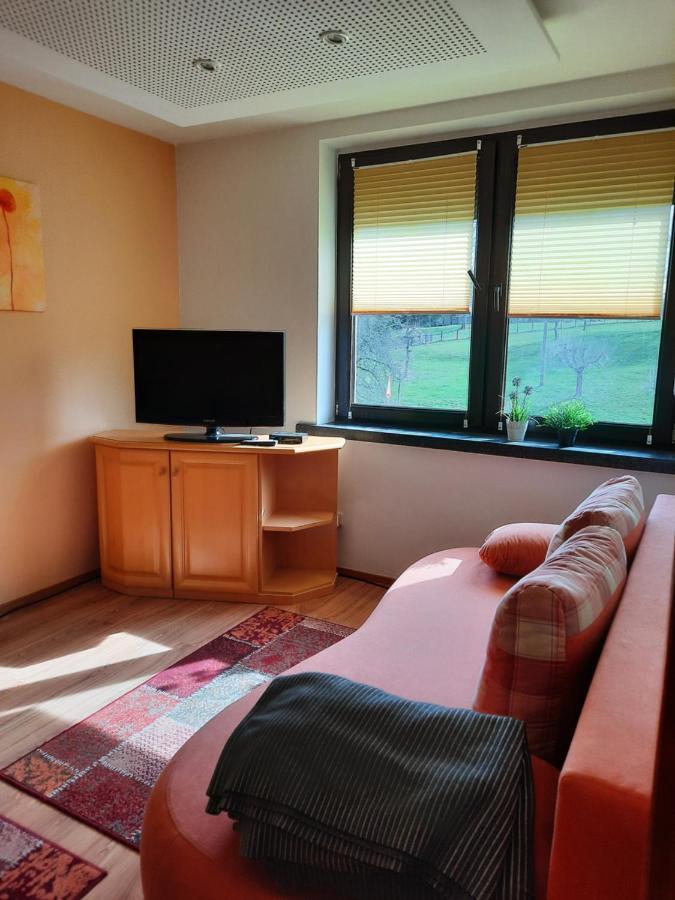 Monteur- Und Ferienwohnung In Hainichen - Obergeschoss Oder Dachgeschoss - Familie Weber Bockendorf Exterior foto